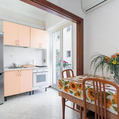 Apartment Augusto42 - A Due Passi Da Stadio E Mostra - 2 Bagni - Garage E Metro Sotto Casa Naples